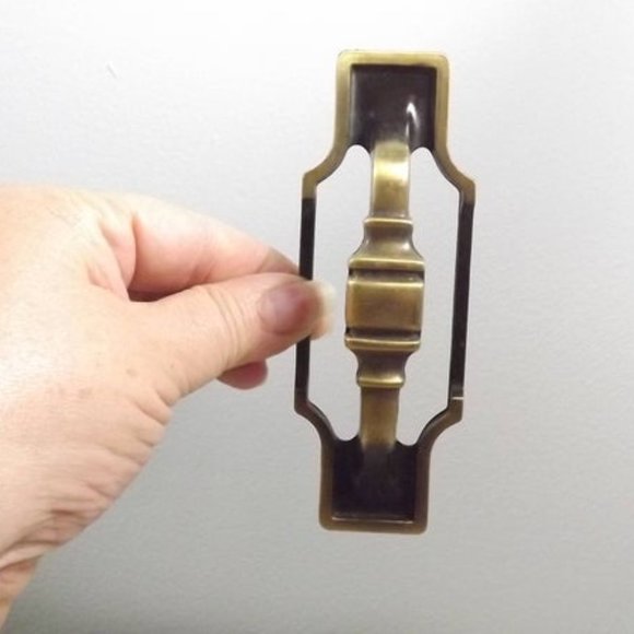 4 Vintage Brass Drawer/Door Pulls for Upcycling - Picture 3 of 7